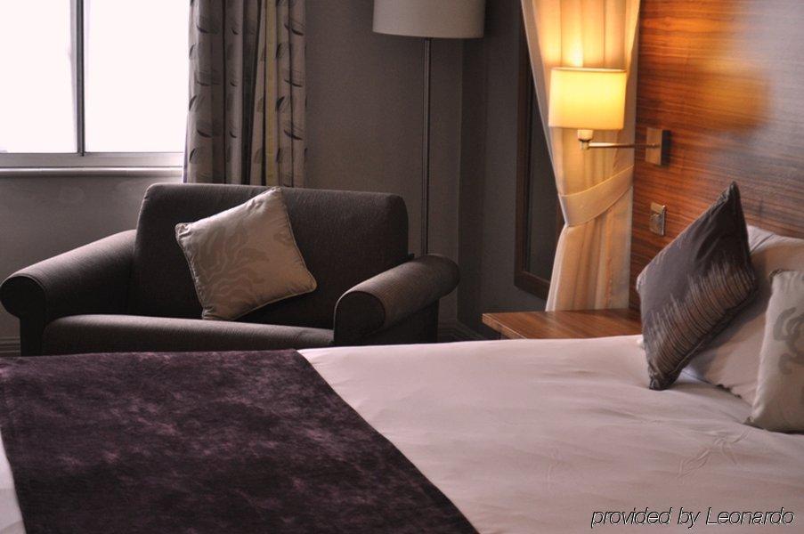 Bridge Hotel Greenford  Δωμάτιο φωτογραφία